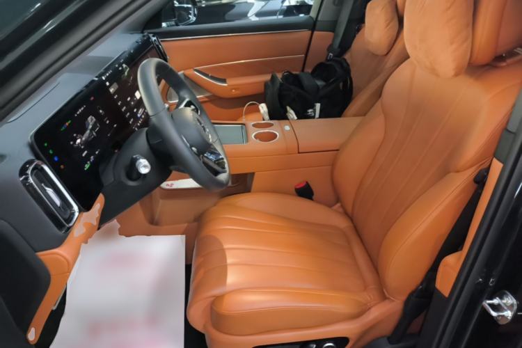 Used Hima AITO M8 2025 Extended-Range Ultra Version 53.4 kWh 6-Seater Edition Left Front Seat