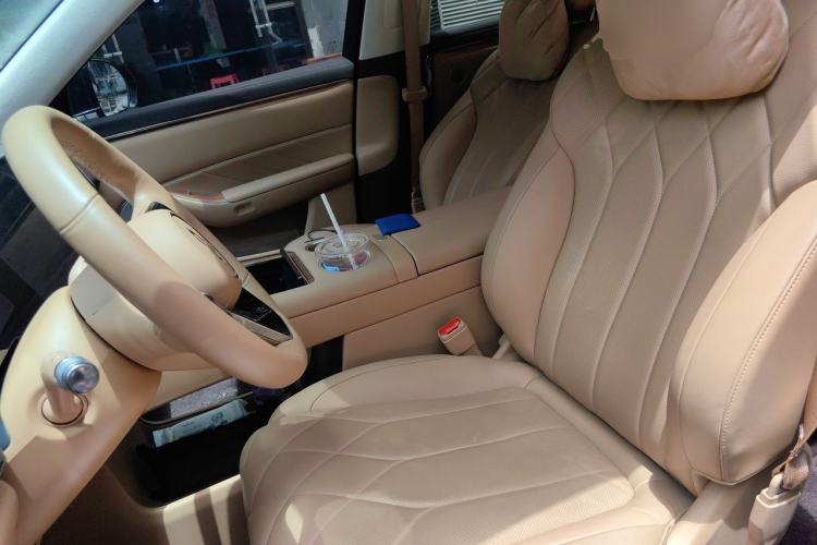Used Hima AITO M8 2025 Extended-Range Ultra Version 53.4 kWh 6-Seater Edition Left Front Seat