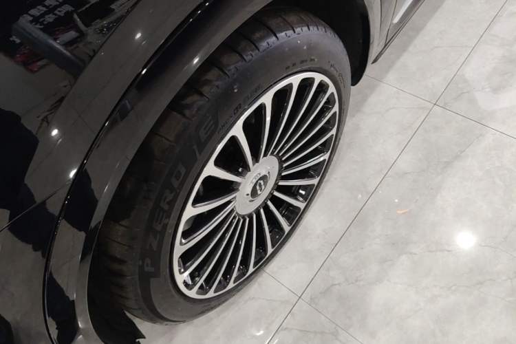Used Hima AITO M8 2025 Extended-Range Max+ Version 53.4 kWh 6-Seater Edition Left Front Wheel Hub