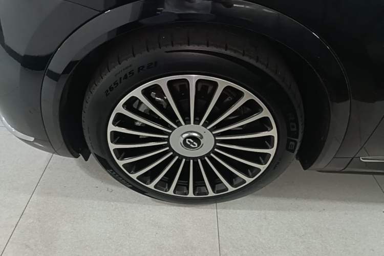 Used Hima AITO M8 2025 Extended-Range Ultra Version 53.4 kWh 6-Seater Edition Left Front Wheel Hub
