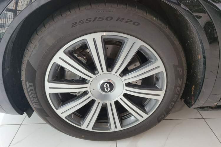 Used Hima AITO M8 2025 Extended-Range Max+ Version 53.4 kWh 6-Seater Edition Left Front Wheel Hub
