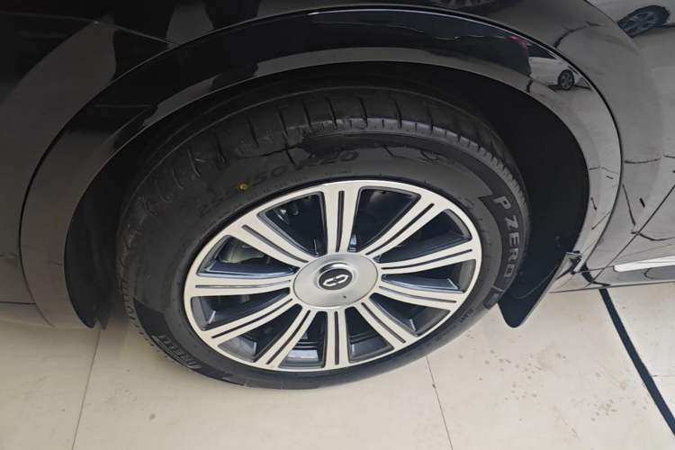 Used Hima AITO M8 2025 Extended-Range Max+ Version 53.4 kWh 6-Seater Edition Left Front Wheel Hub