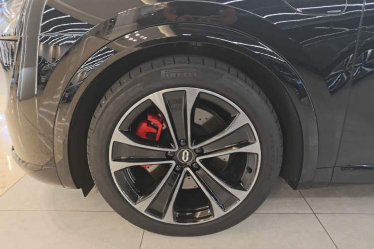 Used Hima AITO M8 2025 Extended-Range Max+ Version 53.4 kWh 6-Seater Edition Left Front Wheel Hub