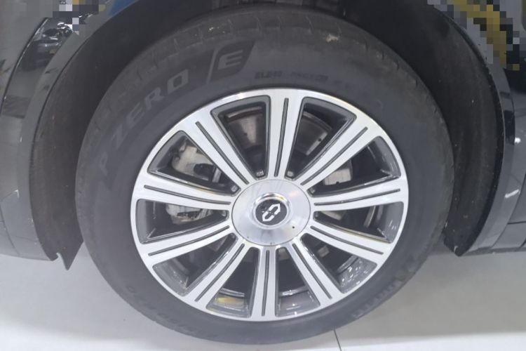 Used Hima AITO M8 2025 Extended-Range Max+ Version 53.4 kWh 5-Seater Edition Left Front Wheel Hub