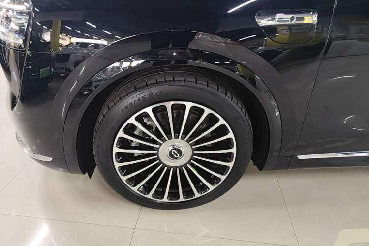 Used Hima AITO M8 2025 Extended-Range Max+ Version 53.4 kWh 5-Seater Edition Left Front Wheel Hub