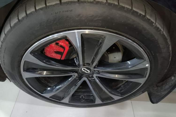 Used Hima AITO M8 2025 Extended-Range Ultra Version 53.4 kWh 6-Seater Edition Left Front Wheel Hub