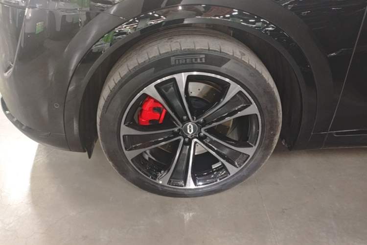 Used Hima AITO M8 2025 Extended-Range Max+ Version 53.4 kWh 5-Seater Edition Left Front Wheel Hub