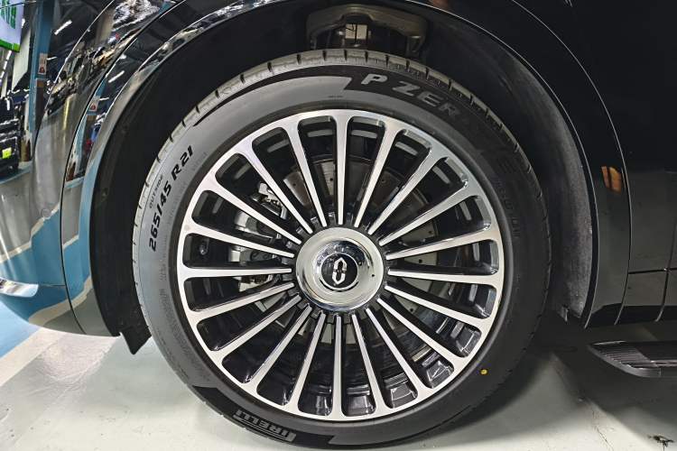 Used Hima AITO M8 2025 Extended-Range Ultra Version 53.4 kWh 6-Seater Edition Left Front Wheel Hub