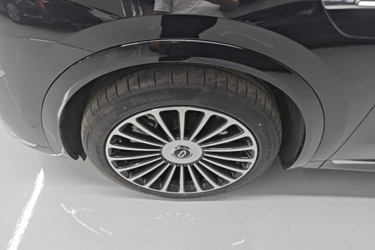 Used Hima AITO M8 2025 Extended-Range Max+ Version 53.4 kWh 5-Seater Edition Left Front Wheel Hub