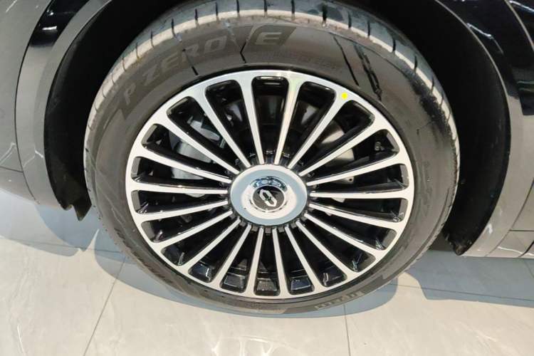 Used Hima AITO M8 2025 Extended-Range Max+ Version 53.4 kWh 5-Seater Edition Left Front Wheel Hub