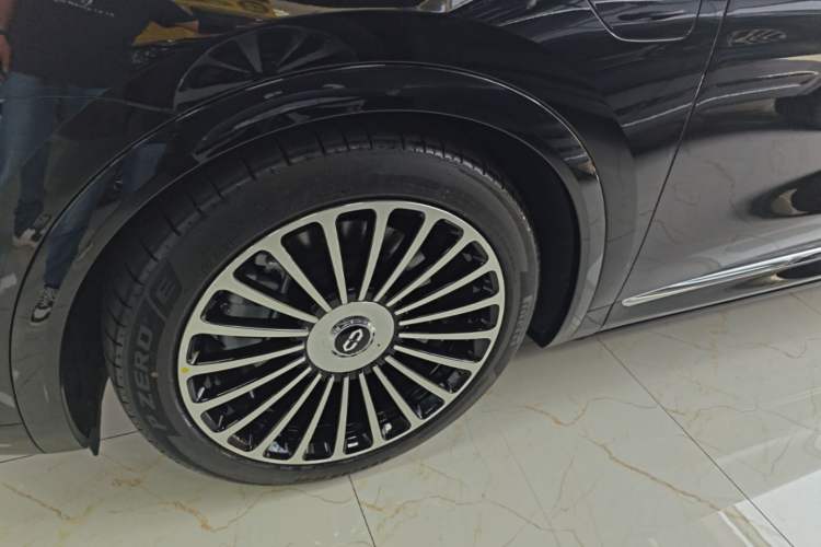 Used Hima AITO M8 2025 Extended-Range Max+ Version 53.4 kWh 6-Seater Edition Left Front Wheel Hub