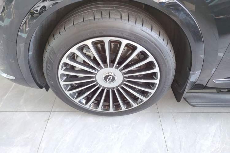 Used Hima AITO M8 2025 Extended-Range Max+ Version 53.4 kWh 5-Seater Edition Left Front Wheel Hub