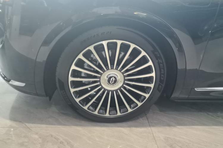 Used Hima AITO M8 2025 Extended-Range Ultra Version 53.4 kWh 6-Seater Edition Left Front Wheel Hub