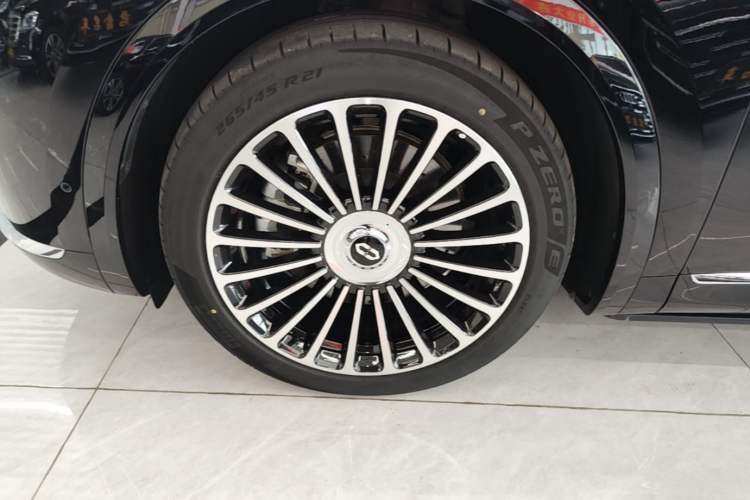 Used Hima AITO M8 2025 Extended-Range Ultra Version 53.4 kWh 6-Seater Edition Left Front Wheel Hub