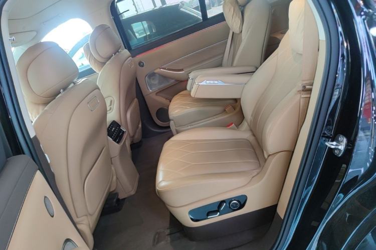 Used Hima AITO M8 2025 Extended-Range Ultra Version 53.4 kWh 6-Seater Edition Left Rear Seat