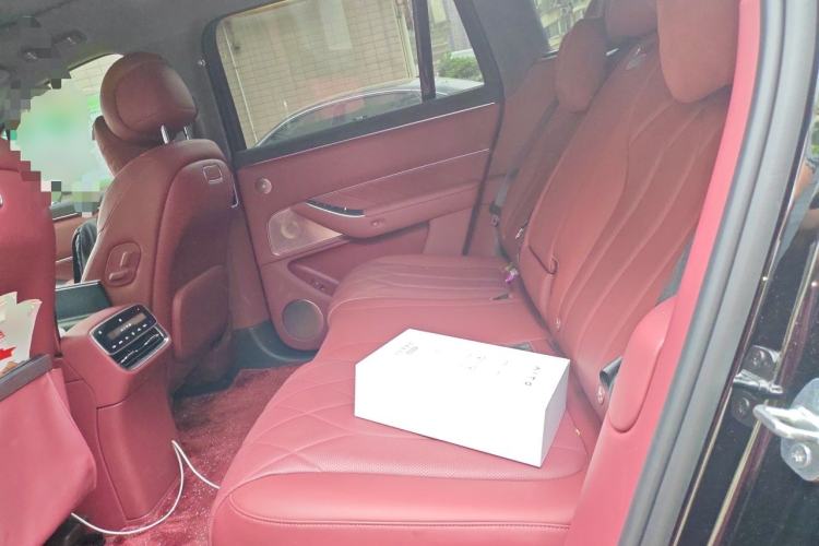 Used Hima AITO M8 2025 Model, Pure Electric Max+ Five-Seat All-Wheel-Drive Version Left Rear Seat