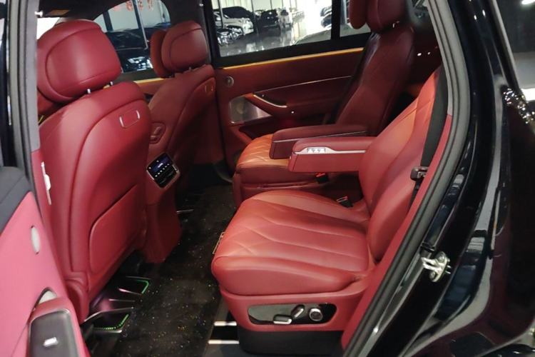 Used Hima AITO M8 2025 Extended-Range Max+ Version 53.4 kWh 6-Seater Edition Left Rear Seat