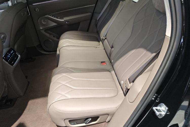 Used Hima AITO M8 2025 Extended-Range Max+ Version 53.4 kWh 5-Seater Edition Left Rear Seat