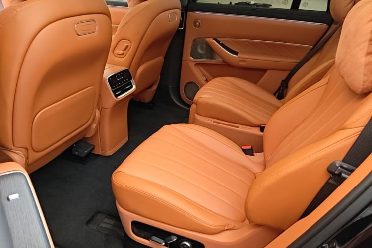 Used Hima AITO M8 2025 Extended-Range Ultra Version 53.4 kWh 6-Seater Edition Left Rear Seat