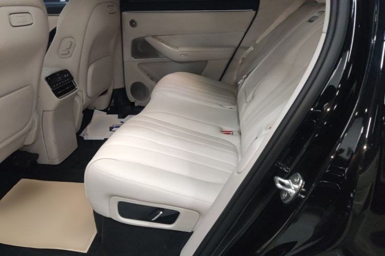 Used Hima AITO M8 2025 Extended-Range Max+ Version 53.4 kWh 5-Seater Edition Left Rear Seat