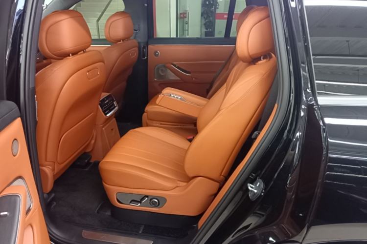 Used Hima AITO M8 2025 Extended-Range Max+ Version 53.4 kWh 6-Seater Edition Left Rear Seat