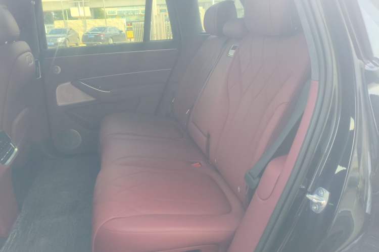 Used Hima AITO M8 2025 Extended-Range Ultra Version 53.4 kWh 5-Seater Edition Left Rear Seat