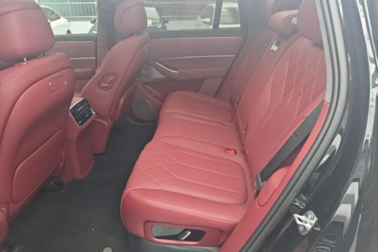 Used Hima AITO M8 2025 Extended-Range Max+ Version 53.4 kWh 5-Seater Edition Left Rear Seat