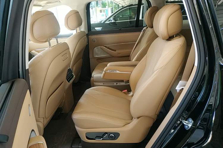 Used Hima AITO M8 2025 Extended-Range Ultra Version 53.4 kWh 6-Seater Edition Left Rear Seat