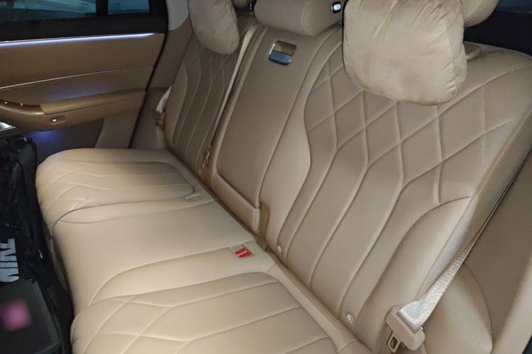 Used Hima AITO M8 2025 Extended-Range Max+ Version 53.4 kWh 5-Seater Edition Left Rear Seat