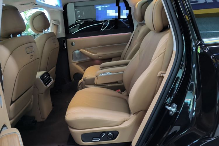 Used Hima AITO M8 2025 Extended-Range Ultra Version 53.4 kWh 6-Seater Edition Left Rear Seat