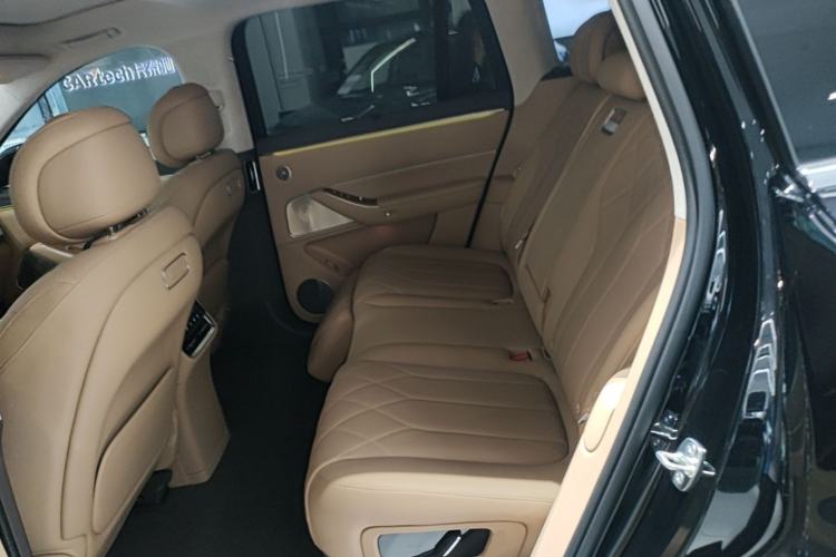 Used Hima AITO M8 2025 Extended-Range Max+ Version 53.4 kWh 5-Seater Edition Left Rear Seat