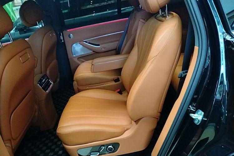 Used Hima AITO M8 2025 Extended-Range Max+ Version 53.4 kWh 6-Seater Edition Left Rear Seat