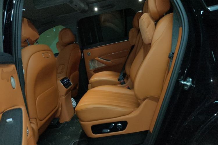 Used Hima AITO M8 2025 Extended-Range Max+ Version 53.4 kWh 6-Seater Edition Left Rear Seat