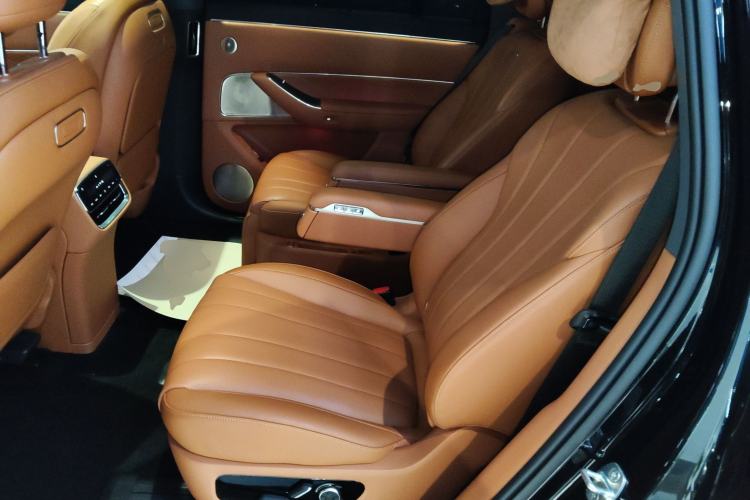 Used Hima AITO M8 2025 Extended-Range Max+ Version 53.4 kWh 6-Seater Edition Left Rear Seat