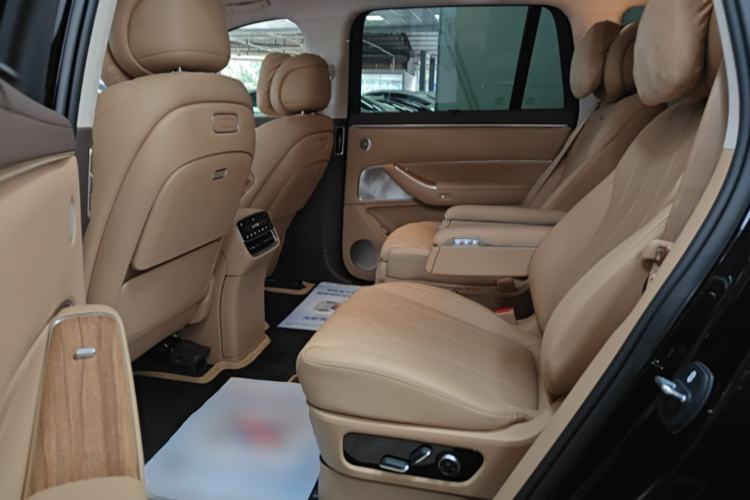 Used Hima AITO M8 2025 Extended-Range Max+ Version 53.4 kWh 6-Seater Edition Left Rear Seat