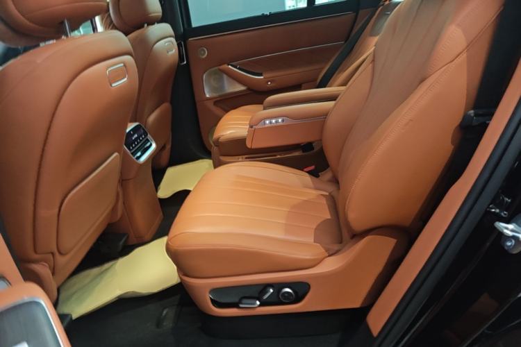 Used Hima AITO M8 2025 Extended-Range Max+ Version 53.4 kWh 6-Seater Edition Left Rear Seat