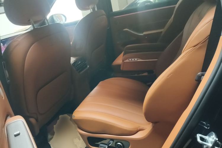 Used Hima AITO M8 2025 Model Range-Extended Max Version 53.4kWh Six-Seater (896-line LiDAR) Left Rear Seat