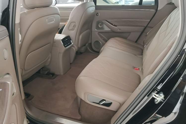 Used Hima AITO M8 2025 Model Pure Electric Max+ Five-Seat Long-Range Version Left Rear Seat