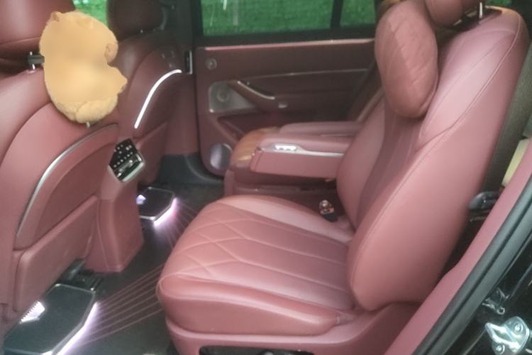 Used Hima AITO M8 2025 Extended-Range Ultra Version 53.4 kWh 6-Seater Edition Left Rear Seat