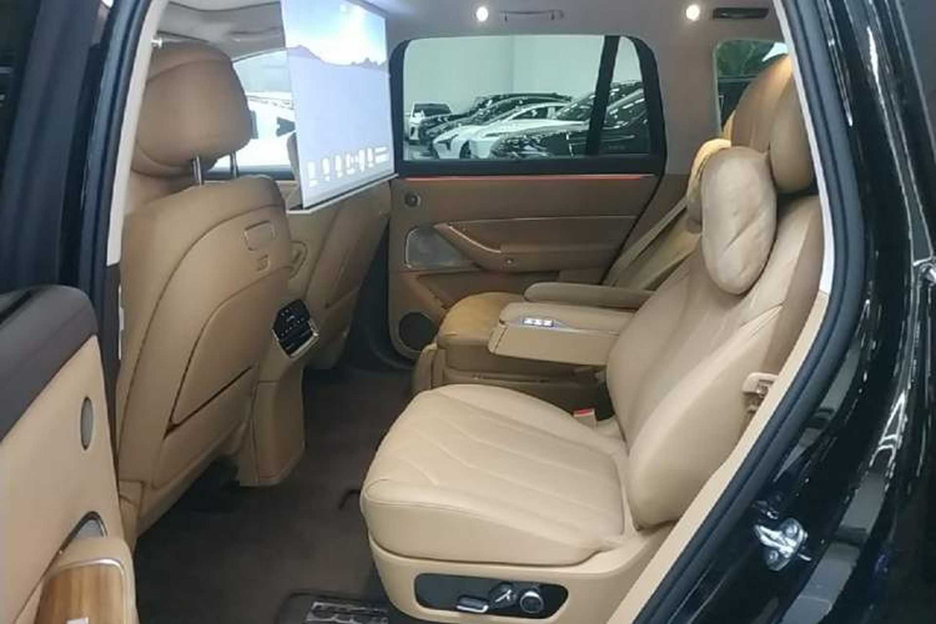 Used Hima AITO M8 2025 Extended-Range Ultra Version 53.4 kWh 6-Seater Edition Left Rear Seat