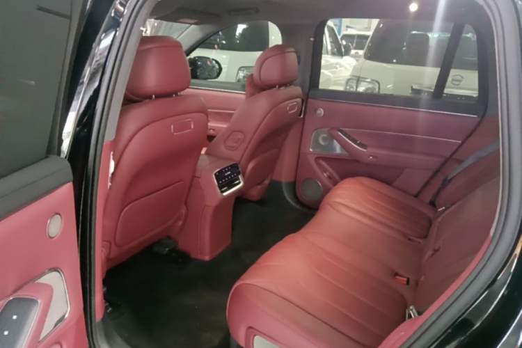 Used Hima AITO M8 2025 Extended-Range Ultra Version 53.4 kWh 5-Seater Edition Left Rear Seat