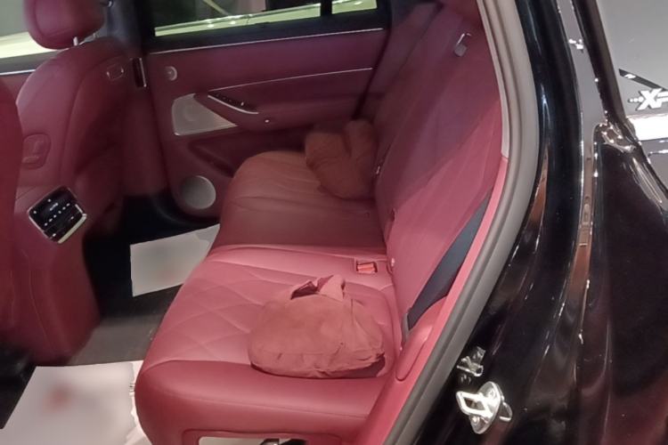 Used Hima AITO M8 2025 Extended-Range Max+ Version 53.4 kWh 5-Seater Edition Left Rear Seat