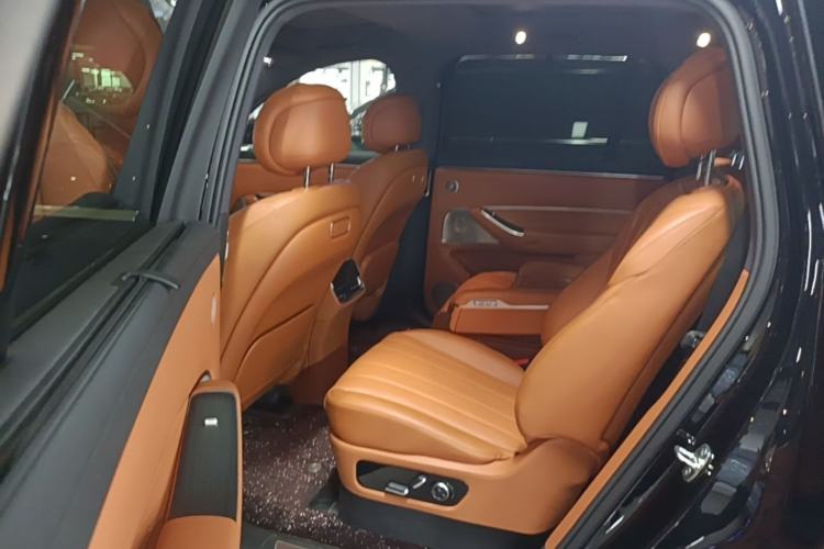 Used Hima AITO M8 2025 Extended-Range Max+ Version 53.4 kWh 6-Seater Edition Left Rear Seat