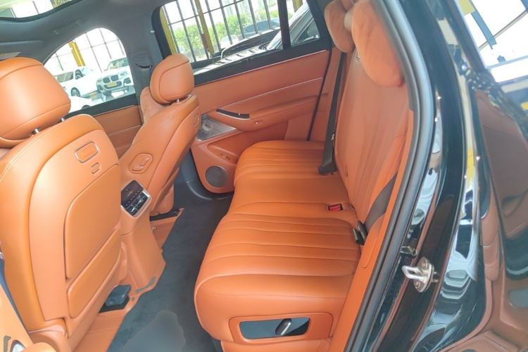 Used Hima AITO M8 2025 Extended-Range Max+ Version 53.4 kWh 5-Seater Edition Left Rear Seat