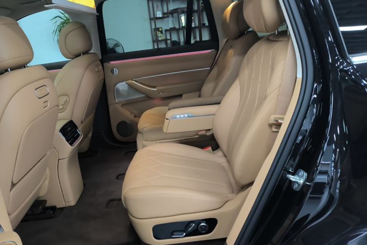 Used Hima AITO M8 2025 Extended-Range Ultra Version 53.4 kWh 6-Seater Edition Left Rear Seat