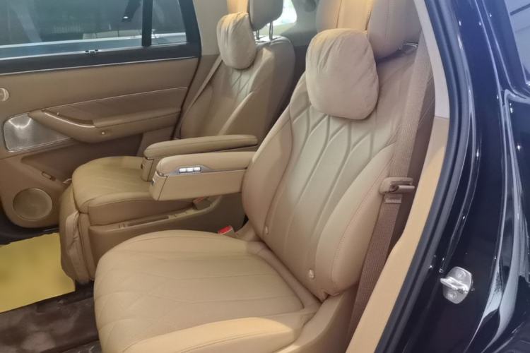 Used Hima AITO M8 2025 Extended-Range Ultra Version 53.4 kWh 6-Seater Edition Left Rear Seat