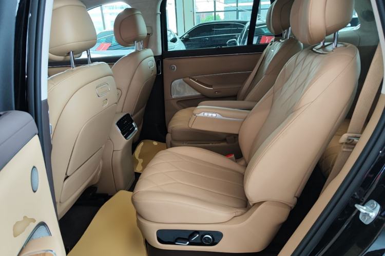 Used Hima AITO M8 2025 Extended-Range Ultra Version 53.4 kWh 6-Seater Edition Left Rear Seat