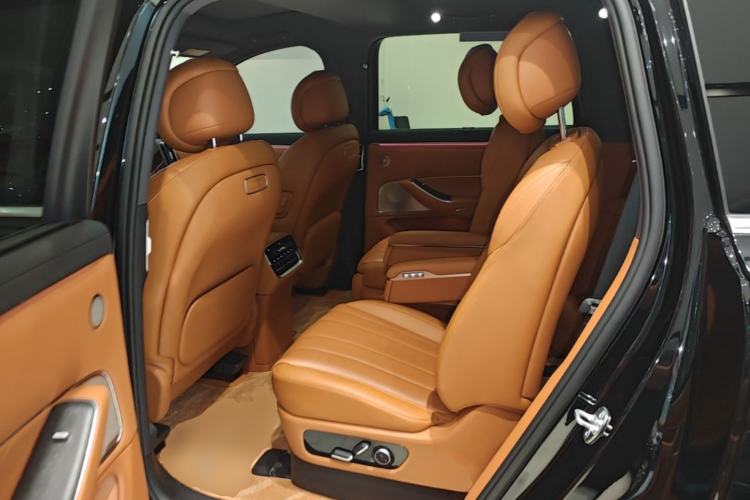 Used Hima AITO M8 2025 Extended-Range Max+ Version 53.4 kWh 6-Seater Edition Left Rear Seat