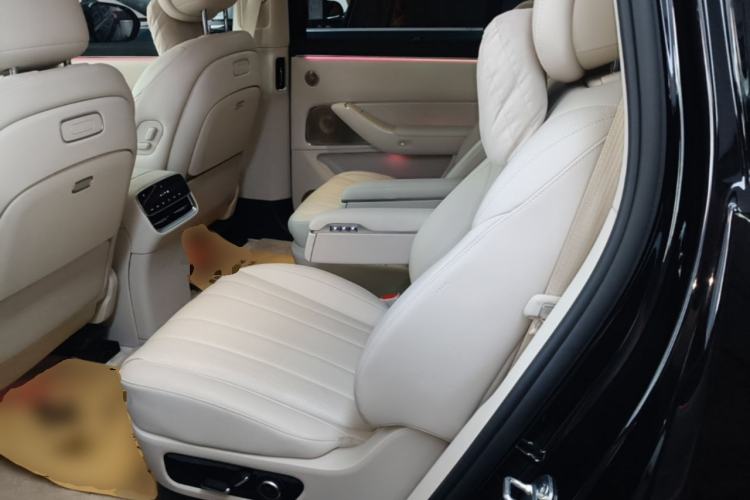 Used Hima AITO M8 2025 Extended-Range Max Version 37 kWh 6-Seater Left Rear Seat