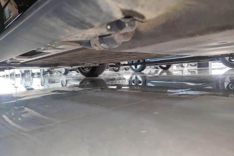Used Hima AITO M8 2025 Extended-Range Ultra Version 53.4 kWh 6-Seater Edition Left Side Sill